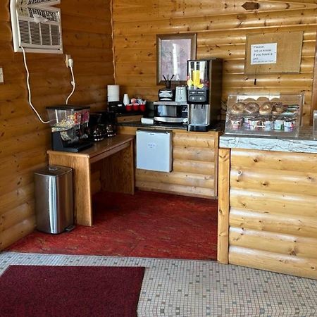 Love Hotels Western Holiday By Oyo At Harlan Lake Ne アルマ エクステリア 写真