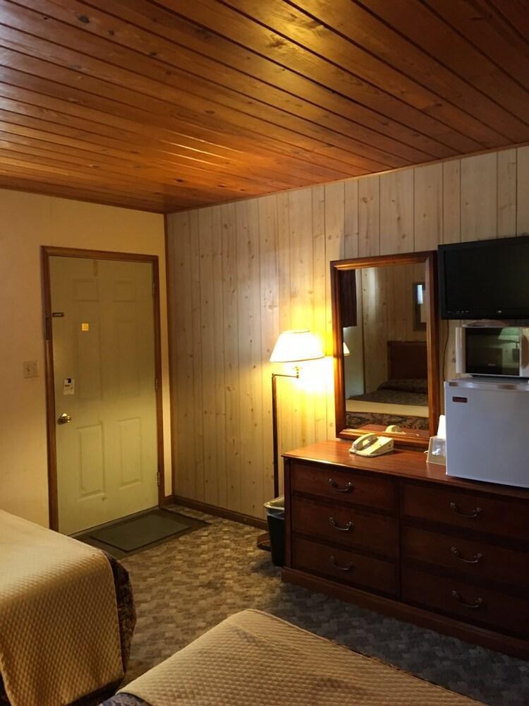 Love Hotels Western Holiday By Oyo At Harlan Lake Ne アルマ エクステリア 写真