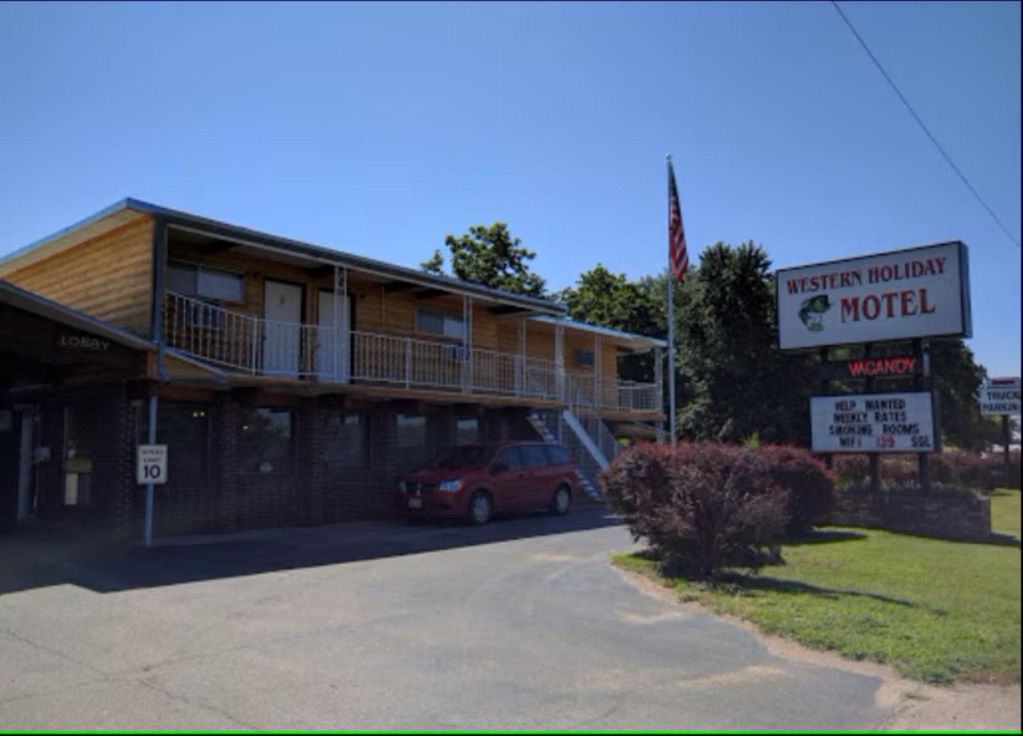 Love Hotels Western Holiday By Oyo At Harlan Lake Ne アルマ エクステリア 写真