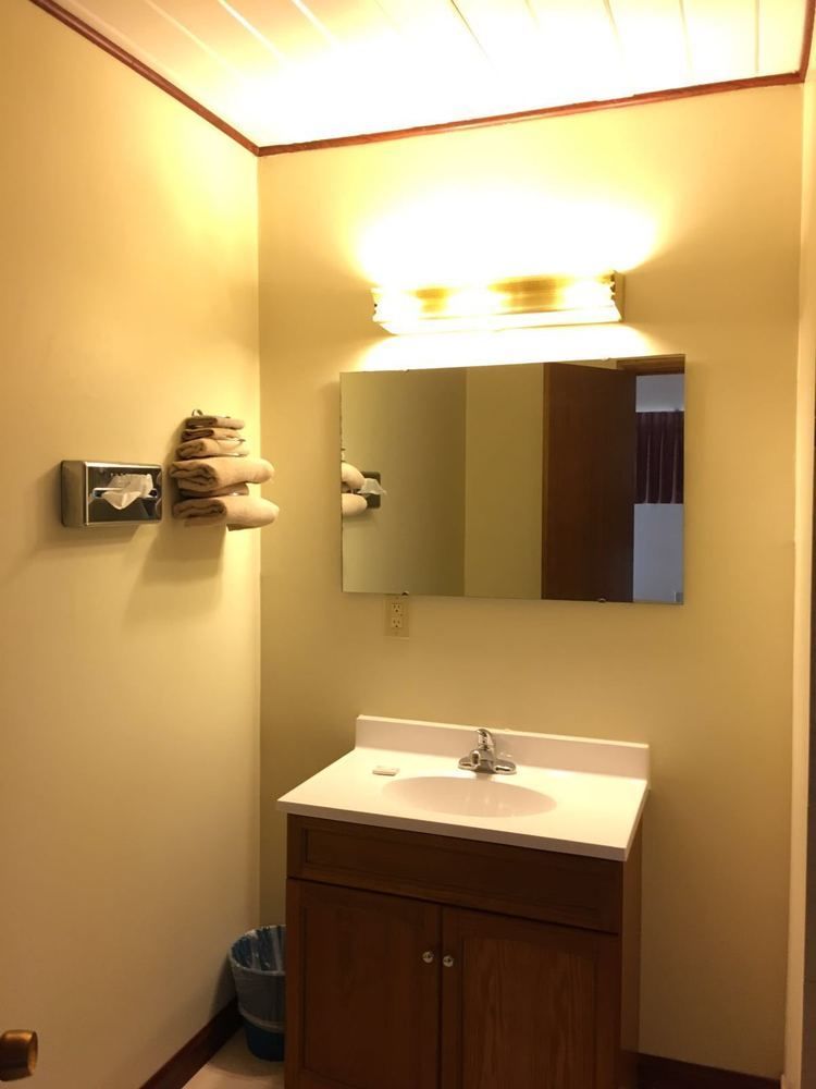 Love Hotels Western Holiday By Oyo At Harlan Lake Ne アルマ エクステリア 写真